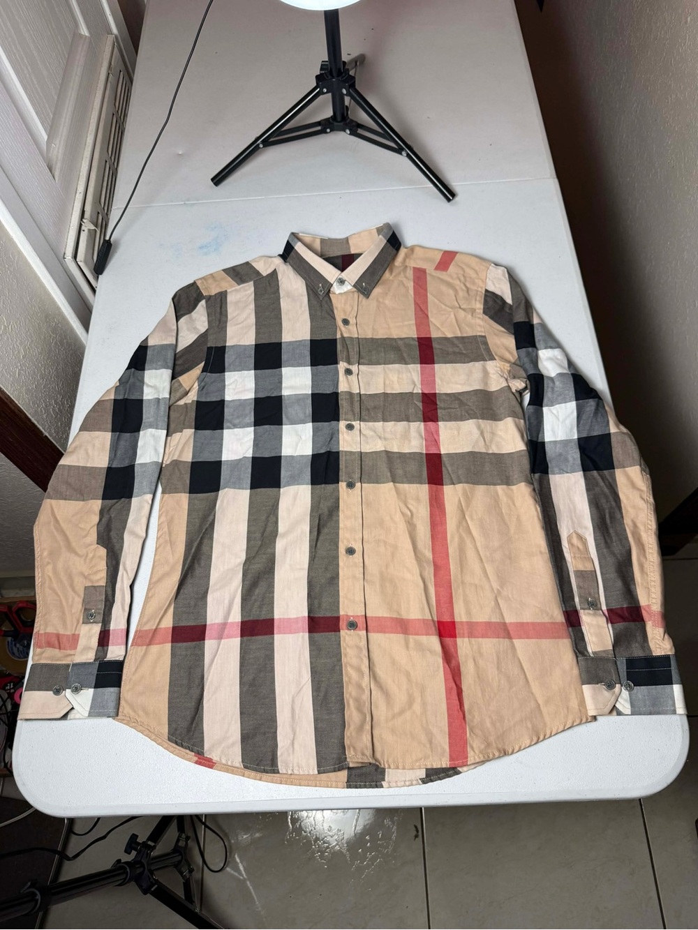 Burberry Brit Nova Check Men's Button-Down Long Sleeve Shirt
Sz L Fits smaller